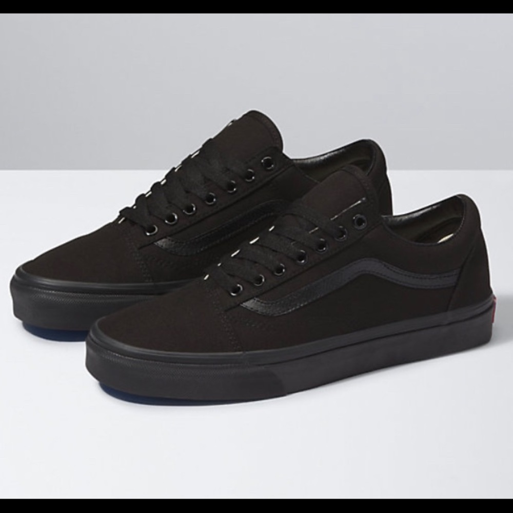 OLD SKOOL VANS ALL BLACK